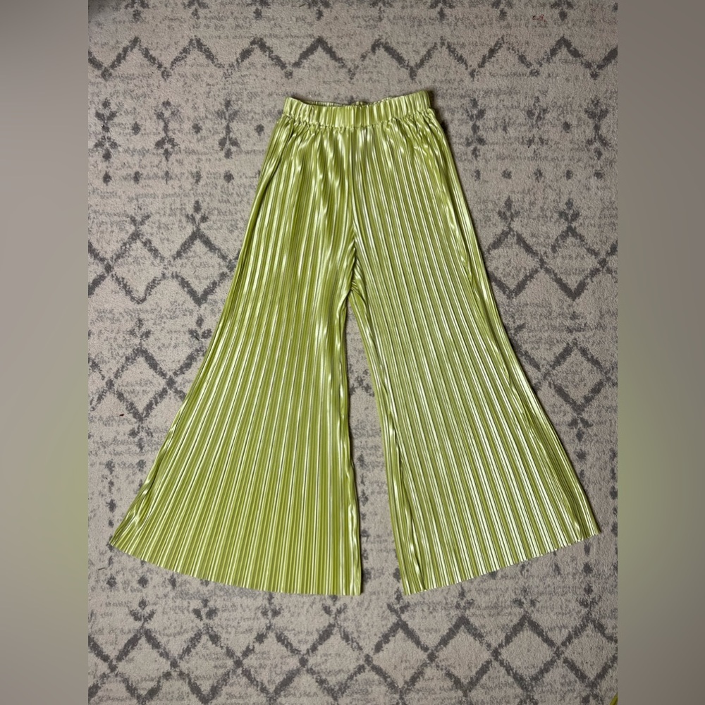 Lulus Wide Leg Plisse Pants Size XS Tropical Temperatures Lime Green Satin NWT